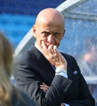 Bilder des Tages - SPORT Lyon vs Wolfsburg, Finale CL Frauen, Kiew, Ukraine, 24.05.2018, FUßBALL - Olympique Lyon vs VfL Wolfsburg, Finale UEFA Frauen Champions League, Saison 2017-18. Bild zeigt: Pierluigi Collina UEFA Kiew