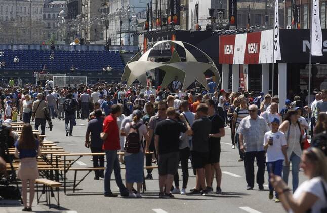 May 24, 2018 - Kiev, Ukraine - People attend the opening ceremony of a Champions Festival in Kiev, Ukraine, on 24 May, 2018. Real Madrid will face Liverpool FC in the UEFA Champions League final at the NSC Olimpiyskiy stadium in Kiev on 26 May 2018. Real Madrid vs Liverpool FC - ZUMAg194 20180524_zap_g194_023 Copyright: xSergxGlovnyx