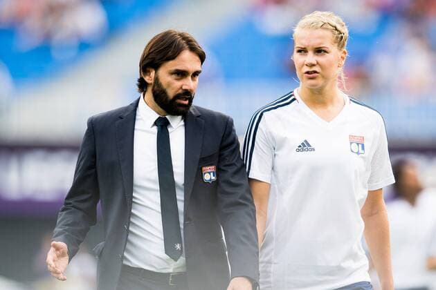 180524 Reynald Pedros, head coach of Lyon, and Ada Hegerberg of Lyon ahead of the UEFA Women s Champions League final between VfL Wolfsburg and Olympique Lyonnais on May 24, 2018 in Kyiv. Photo: Vegard Wivestad Grott BILDBYRAN kod VG 170174 Copyright: VEGARDxWIVESTADxGRoTT BB180524BB029