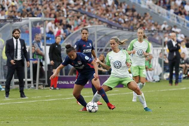 (L-R) Selma Bacha of Olympique Lyonnais, Anna Blasse of VfL Wolfsburg during the UEFA Women s Champions League final match between VfL Wolfsburg women and Olympique Lyonnais women on May 24, 2018 at Valeriy Lobanovskiy Dynamo Stadium in Kyiv, Ukraine UEFA Women s Champions League 2017 2018 xVIxVIxImagesx xMauricexvanxSteenxIVx 11023141