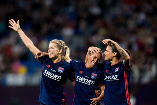 180524 Ada Hegerberg, Camille Abily and Dzsenifer Marozsan of Lyon celebrate after the 4-1 goal during the UEFA Women s Champions League final between VfL Wolfsburg and Olympique Lyonnais on May 24, 2018 in Kyiv. Photo: Vegard Wivestad Grott BILDBYRAN kod VG 170174 Copyright: VEGARDxWIVESTADxGRoTT BB180524BB081
