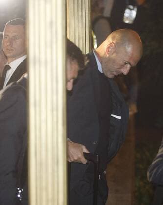 May 24, 2018 - Kiev, Ukraine - Real Madrid s head coach ZiINEDINE ZIDANE as the team arrive at the team s hotel in Kiev, Ukraine, on 24 May, 2018. Real Madrid will face Liverpool FC in the UEFA Champions League final at the NSC Olimpiyskiy stadium in Kiev on 26 May 2018. Real Madrid vs Liverpool FC - ZUMAg194 20180524_zap_g194_045 Copyright: xSergxGlovnyx