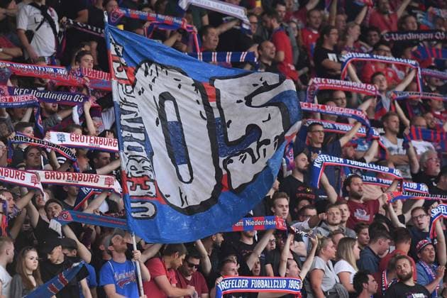 Fußball Regionalliga Aufstiegs-Playoffs KFC Uerdingen - SV Waldhof Mannheim am 24.05.2018 in der Schauinsland-Reisen-Arena in Duisburg Fans Fanblock des KFC Uerdingen