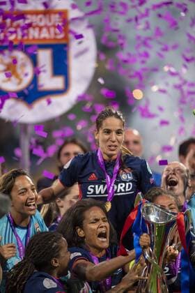 Wendie Renard of Lyon lift the trophy during the UEFA Women s Champions League Final match between VfL Wolfsburg 1-4 Olympique Lyon at Valeriy Lobanovskyi Dynamo Stadium in Kiev, Ukraine, on May 24, 2018. Noxthirdxpartyxsales  (78857214)