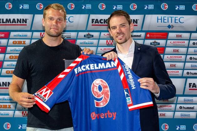 25.05.2018 - Handball -1. Bundesliga - Saison 2017 2018 - HC Erlangen HCE - Pressekonferenz Pressegespräch Medientermin - Vorstellung Neuzugang Petter Overby - ThHa - Petter Overby (9, HC Erlangen, HCE ) und Rene Selke (Geschäftsführer, HC Erlangen, HCE )
