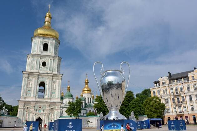 Ukraine: UEFA Champions League Final Previews Fan Zone of football fans of the UEFA Champions League final. Large inflatable UEFA Champions League Cup. Kiev Kiev Ukraine  AlexandrxGusevx xPacificxPress
