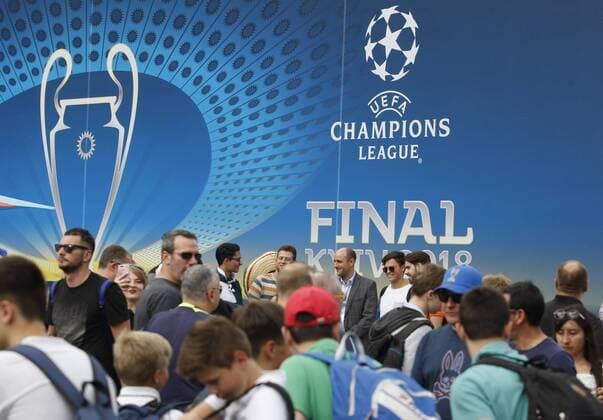 May 25, 2018 - Kiev, Ukraine - A view of the UEFA Champions League fan zone, Kiev, Ukraine, 25 May 2018. Real Madrid will face Liverpool FC in the UEFA Champions League final at the NSC Olimpiyskiy stadium on 26 May 2018. Real Madrid vs Liverpool FC - ZUMAg194 20180525_zap_g194_008 Copyright: xSergxGlovnyx