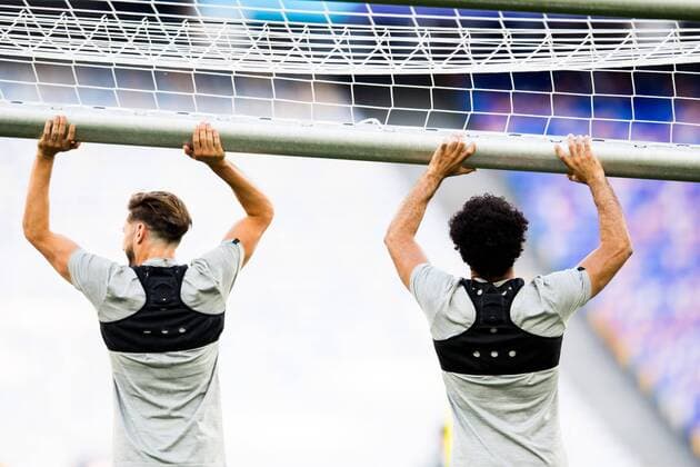 180525 Adam Lallana and Mohamed Salah of Liverpool during a training session on May 25, 2018 in Kyiv. Photo: Vegard Wivestad Grott BILDBYRAN kod VG 170176 Copyright: VEGARDxWIVESTADxGRoTT BB180525BB034