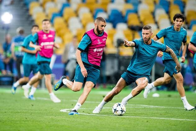 180525 Karim Benzema and Sergio Ramos of Real Madrid during a training session on May 25, 2018 in Kyiv. Photo: Vegard Wivestad Grott BILDBYRAN kod VG 170177 Copyright: VEGARDxWIVESTADxGRoTT BB180525BB073
