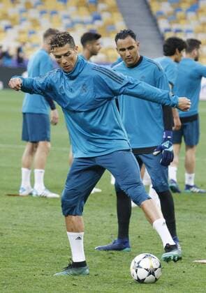 May 25, 2018 - Kiev, Ukraine - Real Madrid s CRISTIANO RONALDO attends a a training session at the NSC Olimpiyskiy stadium in Kiev, Ukraine, on 25 May 2018. Real Madrid will face Liverpool FC in the UEFA Champions League final at the NSC Olimpiyskiy stadium in Kiev on 26 May 2018. Real Madrid vs Liverpool FC - ZUMAg194 20180525_zap_g194_031 Copyright: xSergxGlovnyx