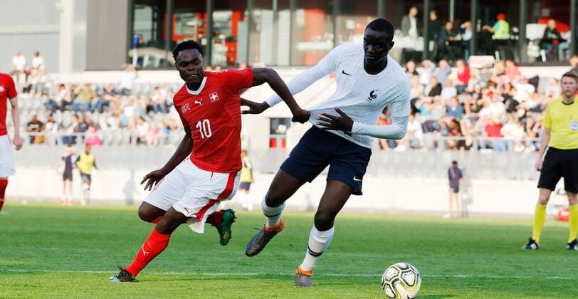 25.05.2018 Tissot Arena Biel , SCHWEIZ , Fussball Länderspiel U21 U 21 Schweiz - Frankreich Dimitri Oberlin (Schweiz U21) gegen Mouctar Diakhaby (Frankreich U21)