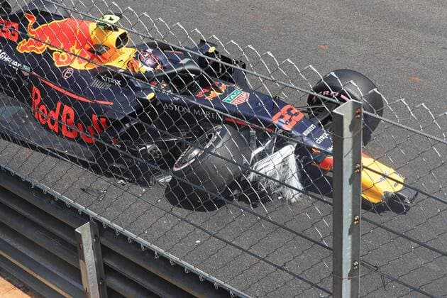 26th May 2018, Circuit de Monaco, Monaco, Monte Carlo; Monaco Formula 1 Grand Prix, Saturday qualifying; Aston Martin Red Bull Racing TAG Heuer, Max Verstappen crashes on exit of Swimming Pool  ActionPlus12028808 Octane