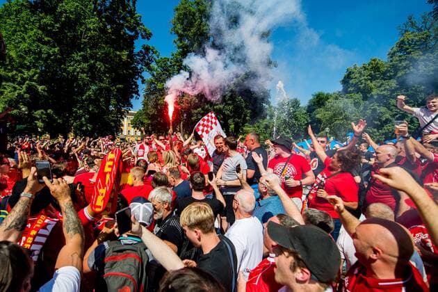 180526 Fans of Liverpool ahead of the UEFA Champions League final between Real Madrid and Liverpool on May 26, 2018 in Kyiv. Photo: Vegard Wivestad Gr¿tt BILDBYRN kod VG 170178 Copyright: VEGARDxWIVESTADxGR¯TT BB180526BB173