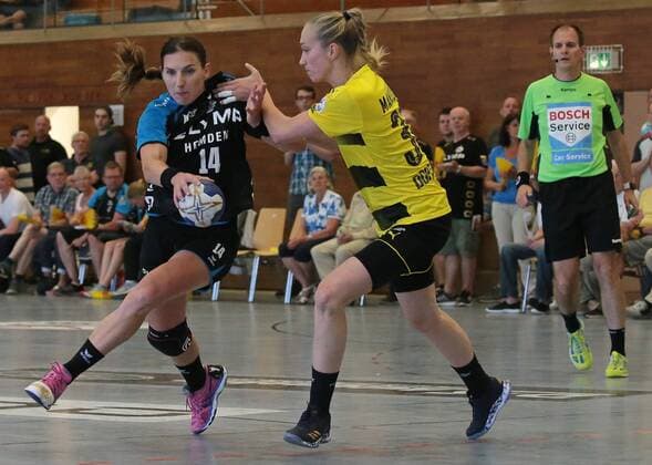 26.05.2018, Deutschland, Bietigheim, Handball Bundesliga Frauen 26. Spieltag Saison 2017 2018 SG BBM Bietigheim vs. Borussia Dortmund: v.l. Carolina Kudlacz-Gloc (BBM), Nadja Mansson (BVB)