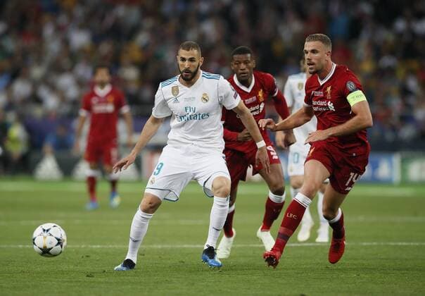 Fußball, CL Finale, Real Madrid - FC Liverpool Karim Benzema of Real Madrid with Jordan Henderson of Liverpool during the UEFA Champions League Final match at the NSK Olimpiyskiy Stadium, Kiev. Picture date 26th May 2018. Picture credit should read: David Klein Sportimage EDITORIAL USE ONLY. No use with unauthorised audio, video, data, fixture lists, club league logos or live services. Online in-match use limited to 120 images, no video emulation. No use in betting, games or single club league player publications.