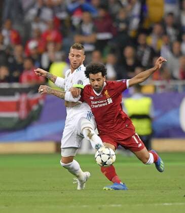 Fußball, CL Finale, Real Madrid - FC Liverpool 26.05.2018, Fussball UEFA Championsleague Finale 2018, Real Madrid - FC Liverpool, im Olympiastadion Kiew (Ukraine). v.l. Sergio Ramos (Real Madrid) gegen Mohamed Salah (FC Liverpool)