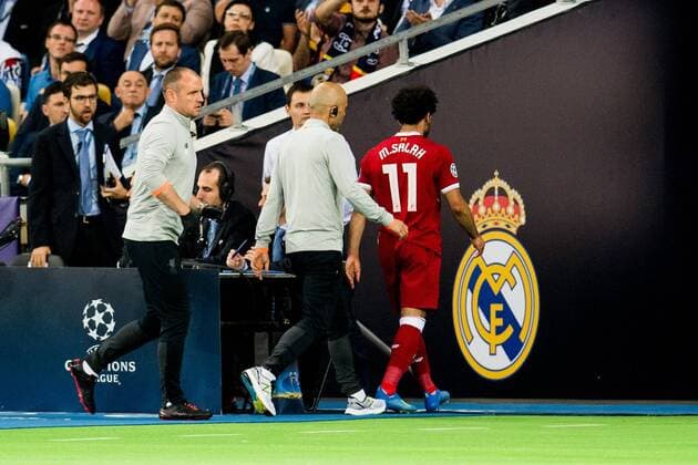 Fußball, CL Finale, Real Madrid - FC Liverpool 180526 Mohamed Salah of Liverpool is being substituted with an injury during the UEFA Champions League final between Real Madrid and Liverpool on May 26, 2018 in Kyiv. Photo: Vegard Wivestad Grott BILDBYRAN kod VG 170178 Copyright: VEGARDxWIVESTADxGRoTT BB180526ZP009