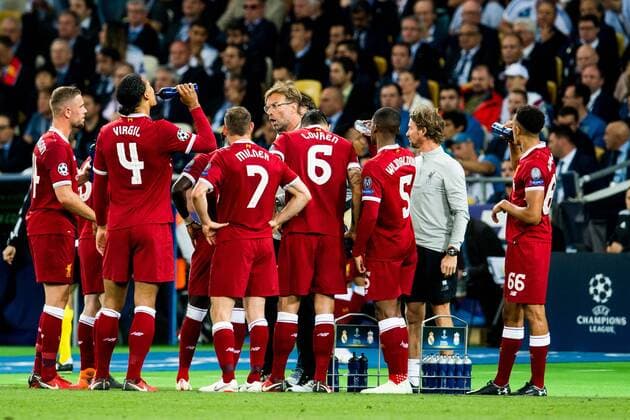 Fußball, CL Finale, Real Madrid - FC Liverpool 180526 Jürgen Klopp, head coach of Liverpool, speaks to the players during the UEFA Champions League final between Real Madrid and Liverpool on May 26, 2018 in Kyiv. Photo: Vegard Wivestad Grott BILDBYRAN kod VG 170178 Copyright: VEGARDxWIVESTADxGRoTT BB180526ZT010