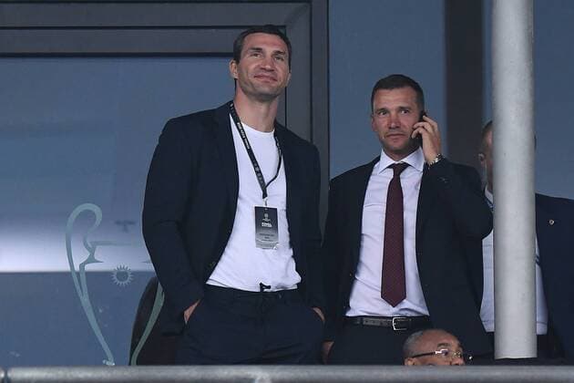 Fußball, CL Finale, Real Madrid - FC Liverpool Fußball Champions League Finale Real Madrid - FC Liverpool am 26.05.2018 im Olympiastadion in Kiew Vitali Klitschko, links - Andrij Schewtschenko, rechts