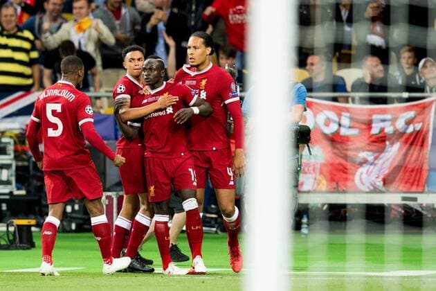 Fußball, CL Finale, Real Madrid - FC Liverpool 180526 Sadio Mane celebrates with Georginio Wijnaldum, Trent Alexander-Arnold and Virgil Van Dijk of Liverpool after 1-1 during the UEFA Champions League final between Real Madrid and Liverpool on May 26, 2018 in Kyiv. Photo: Vegard Wivestad Grott BILDBYRAN kod VG 170178 Copyright: VEGARDxWIVESTADxGRoTT BB180526ZK015