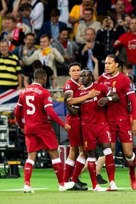 Fußball, CL Finale, Real Madrid - FC Liverpool 180526 Sadio Mane celebrates with Georginio Wijnaldum, Trent Alexander-Arnold and Virgil Van Dijk of Liverpool after 1-1 during the UEFA Champions League final between Real Madrid and Liverpool on May 26, 2018 in Kyiv. Photo: Vegard Wivestad Grott BILDBYRAN kod VG 170178 Copyright: VEGARDxWIVESTADxGRoTT BB180526ZP016