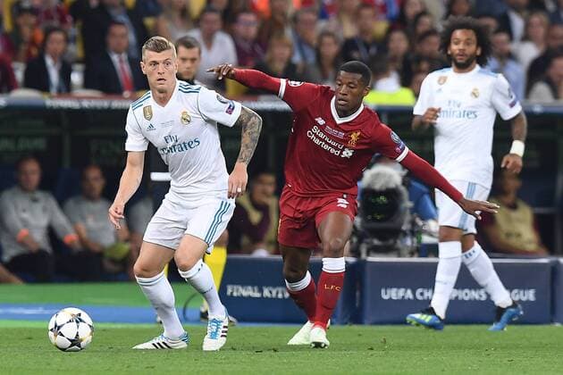 Fußball, CL Finale, Real Madrid - FC Liverpool Fußball Champions League Finale Real Madrid - FC Liverpool am 26.05.2018 im Olympiastadion in Kiew Toni Kroos ( Madrid ), links - Georginio Wijnaldum ( Liverpool ), rechts