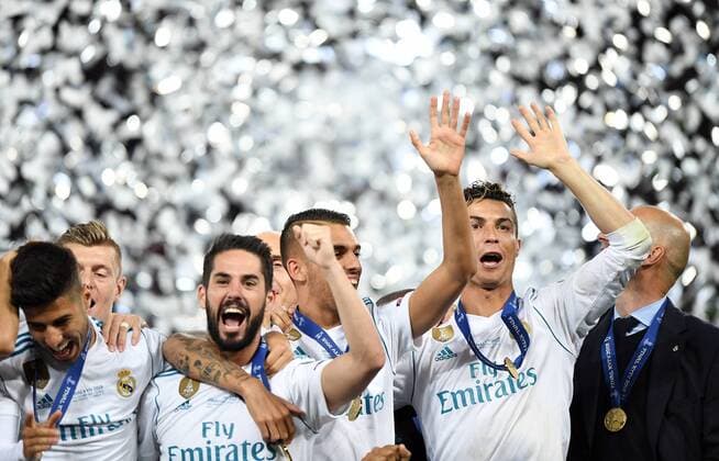 Fußball, Real Madrid gewinnt Champions League 2018.05.26 Kijow Kiev Pilka nozna Liga Mistrzow Final Sezon 2017 2018 Real Madryt - Liverpool FC N z Radosc Realu po zdobyciu pucharu Ligi Mistrzow feta podium Celebrates victory after UEFA Champions League final Foto Rafal Oleksiewicz PressFocus 2018.05.26 Kijow Kiev Football Champions League Final Season 2017 2018 Radosc Realu po zdobyciu pucharu Ligi Mistrzow feta podium Celebrates victory after UEFA Champions League final Credit: Rafal Oleksiewicz PressFocus NEWSPIX.PL --- Newspix.pl  20180526PF_RO0156