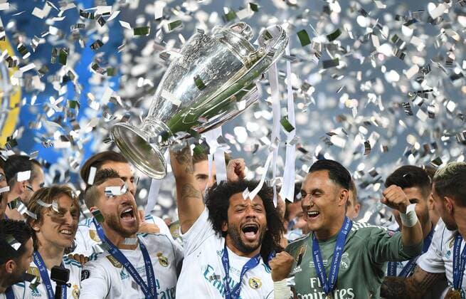 Fußball, Real Madrid gewinnt Champions League 2018.05.26 Kijow Kiev Pilka nozna Liga Mistrzow Final Sezon 2017 2018 Real Madryt - Liverpool FC N z Radosc Realu po zdobyciu pucharu Ligi Mistrzow feta podium Celebrates victory after UEFA Champions League final Foto Rafal Oleksiewicz PressFocus 2018.05.26 Kijow Kiev Football Champions League Final Season 2017 2018 Radosc Realu po zdobyciu pucharu Ligi Mistrzow feta podium Celebrates victory after UEFA Champions League final Credit: Rafal Oleksiewicz PressFocus NEWSPIX.PL --- Newspix.pl  20180526PF_RO0157