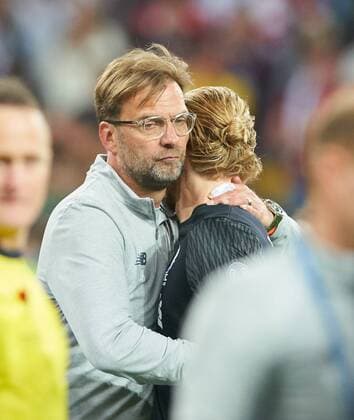 Juergen KLOPP, Trainer Liverpool , troestet Loris KARIUS, Liverpool 1 Emotionen, enttaeuscht, Enttaeuschung, Frust, frustriert, Trauer ,traurig, verzweifelt, Verzweiflung REAL MADRID - FC LIVERPOOL Fussball UEFA Champions League, Finale, Kiew, Ukraine, May 26, 2018 CL Season 2017 2018