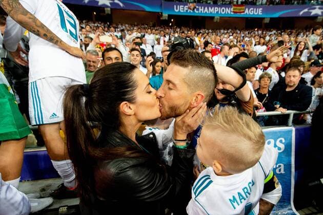 180526 Sergio Ramos of Real Madrid kisses his wife Pilar Rubio after the UEFA Champions League final between Real Madrid and Liverpool on May 26, 2018 in Kyiv. Photo: Vegard Wivestad Grott BILDBYRAN kod VG 170178 Copyright: VEGARDxWIVESTADxGRoTT BB180526ZE037