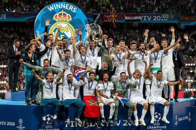 26th May 2018, Kiev Olympic Stadium, Kiev, Ukraine; UEFA Champions League Final, Real Madrid versus Liverpool; Real Madrid players celebrate winning the trophy  ActionPlus12029327 StevexFeeney