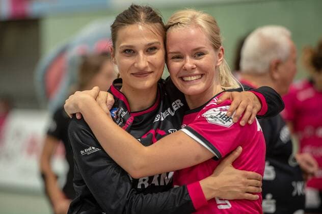 links Isabell Roch, rechts Stina Karlsson (TUS Metzingen) Handball, BL, Frauen, TusSies Metzingen - Buxtehuder SV, 26.05.18 Metzingen Copyright: xEibner-Pressefoto SCHMIDTx EP_MST
