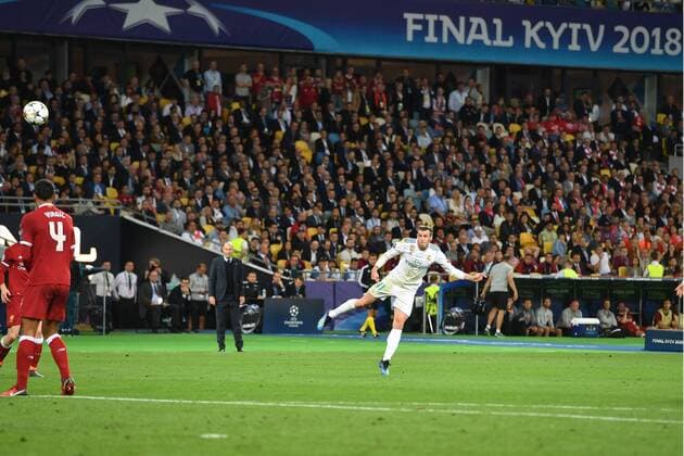 Gareth BALE (Real Madrid,re) schiesst das Tor zum 3-1,Aktion,Torschuss. Fussball Champions League Finale 2018 Real Madrid-FC Liverpool 3-1, Saison2017 18, am 26.05.2018, Stadion NSK Olimpiyskyi