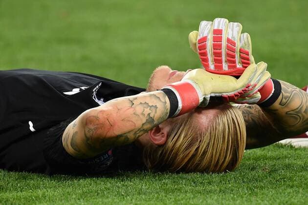 Loris KARIUS (Torwart Liverpool),Enttaeuschung,Frust,enttaeuscht, frustriert,niedergeschlagen nach Spielende, Liegt auf dem Rasen.Aktion,Einzelbild,angeschnittenes Einzelmotiv,Halbfigur,halbe Figur. Fussball Champions League Finale 2018 Real Madrid-FC Liverpool 3-1, Saison2017 18, am 26.05.2018, Stadion NSK Olimpiyskyi