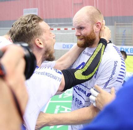 27.05.2018, xfgx, Handball HBL, TV Hüttenberg - VfL Gummersbach, emspor, v.l. Nr.17 Marvin Sommer (VFL Gummersbach), Nr.45 Alexander Becker (VFL Gummersbach)
