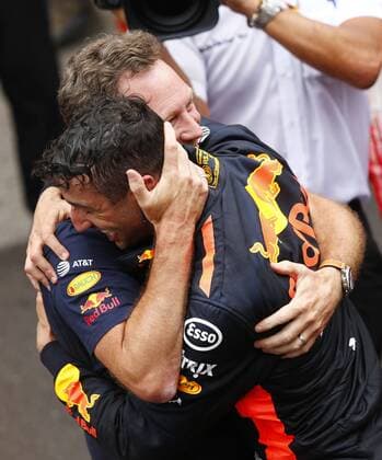 Motorsports: FIA Formula One World Championship WM Weltmeisterschaft 2018, Grand Prix of Monaco, 3 Daniel Ricciardo (AUS, Aston Martin Red Bull Racing), Christian Horner (GBR, Aston Martin Red Bull Racing), Monte Carlo Monaco