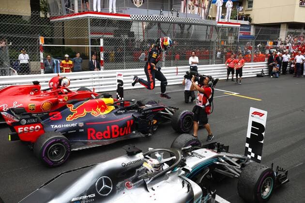 Motorsports: FIA Formula One World Championship WM Weltmeisterschaft 2018, Grand Prix of Monaco, 5 Sebastian Vettel (GER, Scuderia Ferrari), 3 Daniel Ricciardo (AUS, Aston Martin Red Bull Racing), 44 Lewis Hamilton (GBR, Mercedes AMG Petronas Motorsport), Monte Carlo Monaco