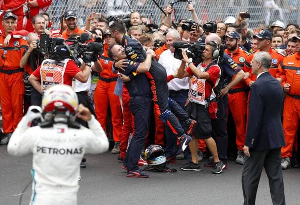 Motorsports: FIA Formula One World Championship WM Weltmeisterschaft 2018, Grand Prix of Monaco, Christian Horner (GBR, Aston Martin Red Bull Racing), 3 Daniel Ricciardo (AUS, Aston Martin Red Bull Racing), Monte Carlo Monaco
