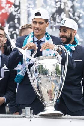 Fußball, CL-Sieger Real Madrid wird in Madrid gefeiert Fußball, CL-Sieger Real Madrid wird in Madrid gefeiert Real Madrid Raphael Varane during the celebration of the Thirteen Champions League at Cibeles Fountain in Madrid, Spain. May 27, 2018.  (20180528037)