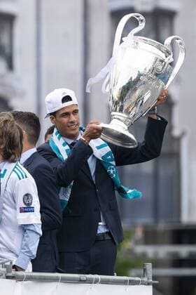 Fußball, CL-Sieger Real Madrid wird in Madrid gefeiert Real Madrid Raphael Varane during the celebration of the Thirteen Champions League at Cibeles Fountain in Madrid, Spain. May 27, 2018.  (20180528024)