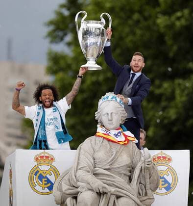 Fußball, CL-Sieger Real Madrid wird in Madrid gefeiert Celebracion del Real Madrid tras ganar la Liga de Campeones. En la imagen, Sergio Ramos y Marcelo. Celebration of Real Madrid after winning the Champions Ligue title. In this picture, Sergio Ramos and Marcelo. 