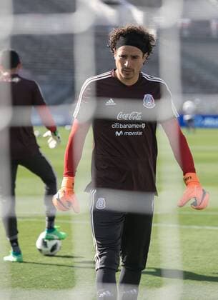 May 27, 2018 - Pasadena, California, U.S - Golie of the Mexico national team Nationalteam Guillermo Ochoa during their final practice at the Rose Bowl in Pasadena, California on Sunday May 27, 2018. Mexico Practice at Rose Bowl - ZUMAp124 20180527_zaa_p124_501 Copyright: xJavierxRojasx