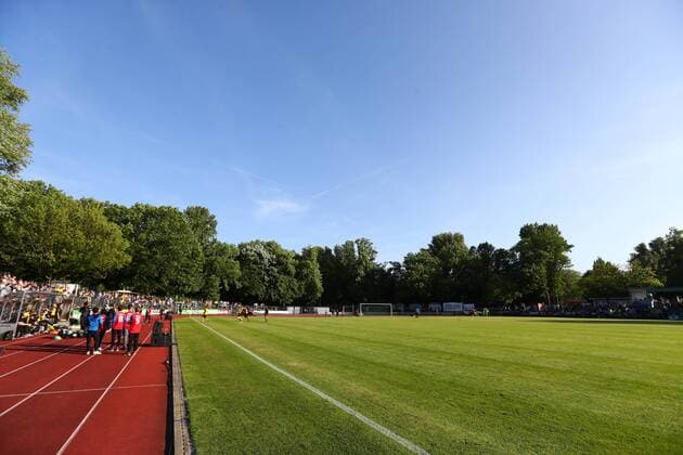Donnerstag 17.05.2018, Saison 2017 2018, Freundschaftsspiel in der Herner Mondpalast-Arena, DSC Wanne Eickel - BVB 09 Borussia Dortmund, Hintertortribüne der Mondpalast-Arena