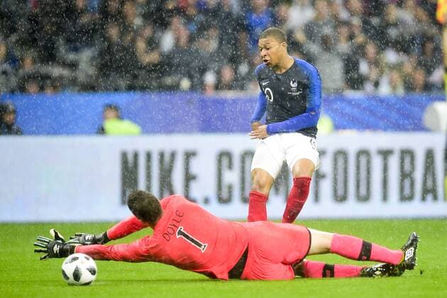 Kylian Mbappe (Fra) vs Colin Doyle (Eire) FOOTBALL : echauffement - France vs Eire - Match Amical - 28 05 2018 JBAutissier Panoramic 