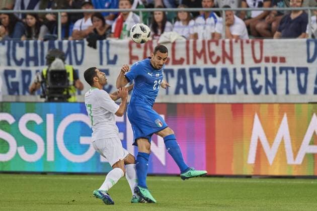 Football International Friendly Länderspiel match Italy vs. Saudi Arabia. St. Gallen, Switzerland St. Gallen, Switzerland. 28th May 2018. Taiseer Aljassam and Davide Zappacosta during the football World Cup 2018 preparation match Italy vs. Saudi Arabia in St. Gallen. The national team Nationalteam from Saudi Arabia is using the game to prepare for the 2018 FIFA World Cup WM Weltmeisterschaft Fussball final tournament in Russia while Italy did not qualify for the World Cup finals.
