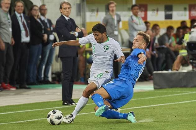 Football International Friendly Länderspiel match Italy vs. Saudi Arabia. St. Gallen, Switzerland St. Gallen, Switzerland. 28th May 2018. Yahia Alshehri and Domenico Criscito during the football World Cup 2018 preparation match Italy vs. Saudi Arabia in St. Gallen. The national team Nationalteam from Saudi Arabia is using the game to prepare for the 2018 FIFA World Cup WM Weltmeisterschaft Fussball final tournament in Russia while Italy did not qualify for the World Cup finals.