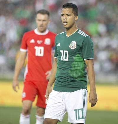 May 28, 2018 - Pasadena, CALIFORNIA, UNITED STATES OF AMERICA - Mexican player (10) Giovani Dos Santos during the friendly game against Wales on Monday 28 May 2018 at the Pasadena Rose Bowl.The game finished tie 0-0. . US News - May 28, 2018 - ZUMAa60_ 20180528_zaf_a60_019 Copyright: xArmandoxArorizox