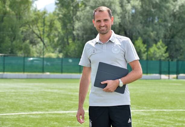Fußball Mediengespräch U20-Deutsche Nationalmannschaft am 30.05.2018 im Fußballzentrum Rungg Eppan Jogi Chatzialexiou ( Sportlicher Leiter Nationalmannschaften )