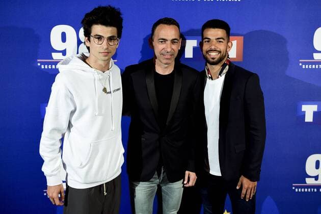 Youri Djorkaeff et ses flls CELEBRITES : Avant Premiere 98 Secrets d une victoire - Paris - 30 05 2018 JBAutissier Panoramic 