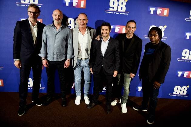 Frank Leboeuf - Laurent Blanc - Alain Boghossian - Youri Djorkaeff - Bixente Lizarazu - Bernard Diomede CELEBRITES : Avant Premiere 98 Secrets d une victoire - Paris - 30 05 2018 JBAutissier Panoramic 